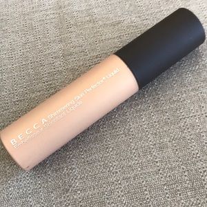 Becca “Prosecco Pop” Liquid Highlighter